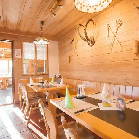 Restaurant Schoenau Otel Wildhaus
